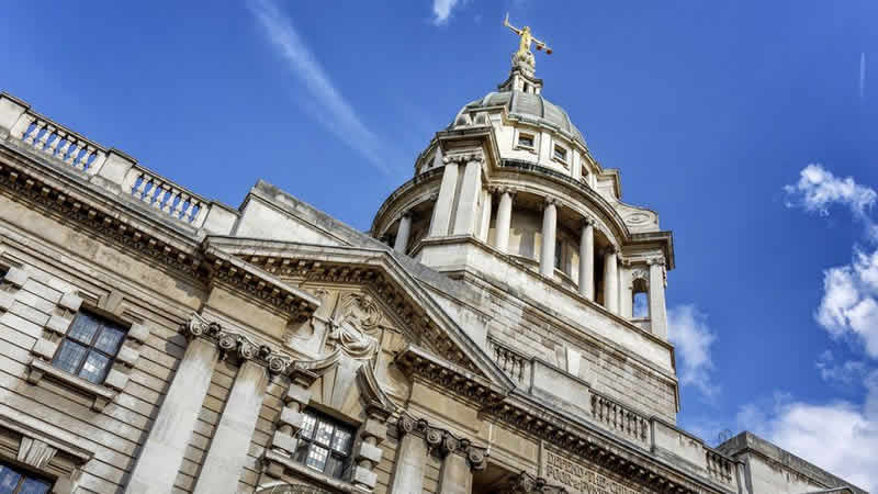 İngiltere’de pandemi döneminde geçici olarak kurulan mahkemeler kapatılıyor