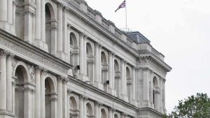 İngiltere, Rusya’da bulunması zorunlu olmayan vatandaşlarının ayrılmalarını tavsiye etti