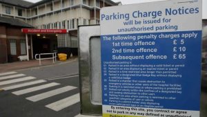 İngiltere’de Arızalı Otopark Makineleri Binlerce Sürücüye Yanlış Ceza Kesiyor