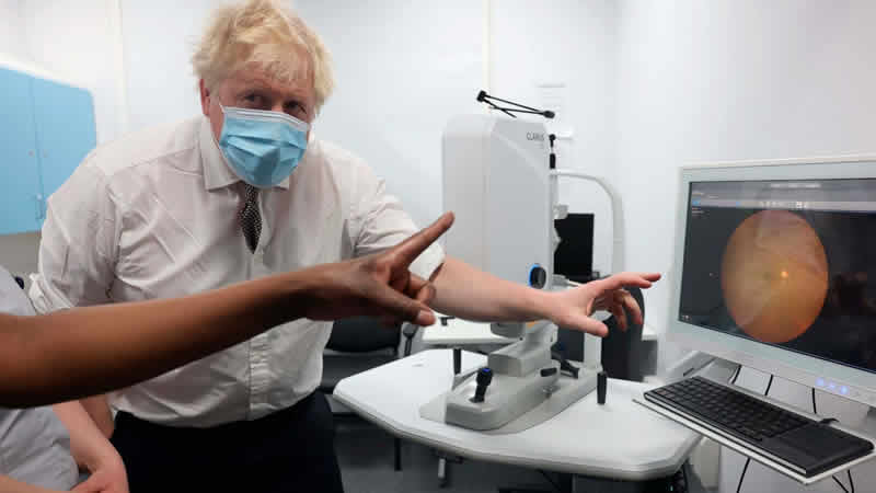 Başbakan Johnson, ihtiyati kısıtlamaların geri getirilebileceğini söyledi