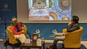 Diana Darke’ın Sarazenlerden Çalmak: İslam Mimarisi Avrupa’yı Nasıl Şekillendirdi kitabının imza günü gerçekleştirildi
