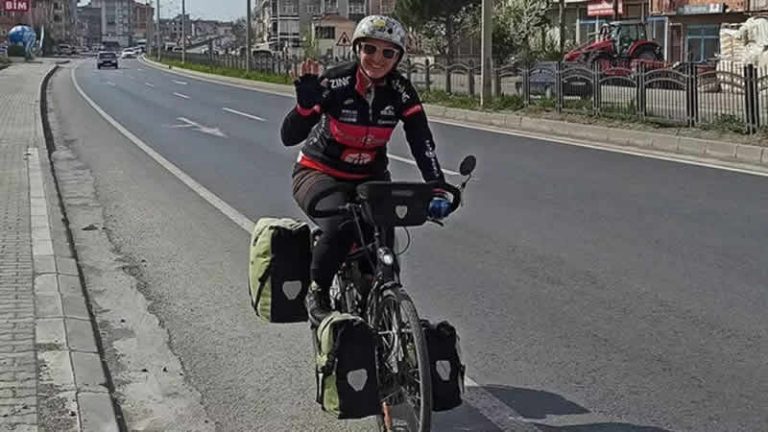 Bisikletle dünya turuna çıkan İngiliz gezgin Samsun’a ulaştı