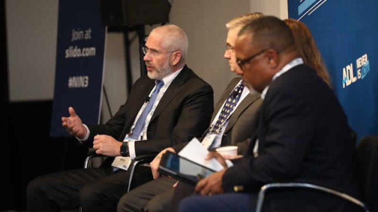 İngiltere, 2 Rus oligarkın 10 milyar sterlin değerindeki varlığını dondurdu