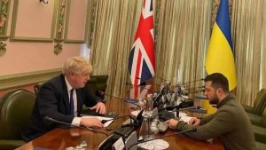 İngiltere Başbakanı Boris Johnson Kiev’de Zelenskiy ile bir araya geldi