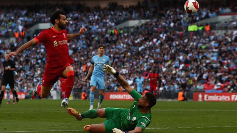 İngiltere Federasyon Kupası’nda ilk finalist Liverpool