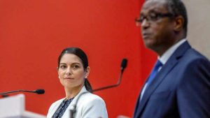 Bakan Patel, sığınmacıların Ruanda’ya gönderilmesi planını savundu