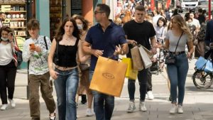 İngiltere Nisan ayına “zam yağmuru” altında girdi