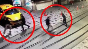 İngiliz turiste Taksim’de dehşeti yaşatan gaspçılar yakalandı
