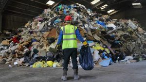 İngiltere’de binlerce kişinin katıldığı ‘Plastik Sayımı’ başladı