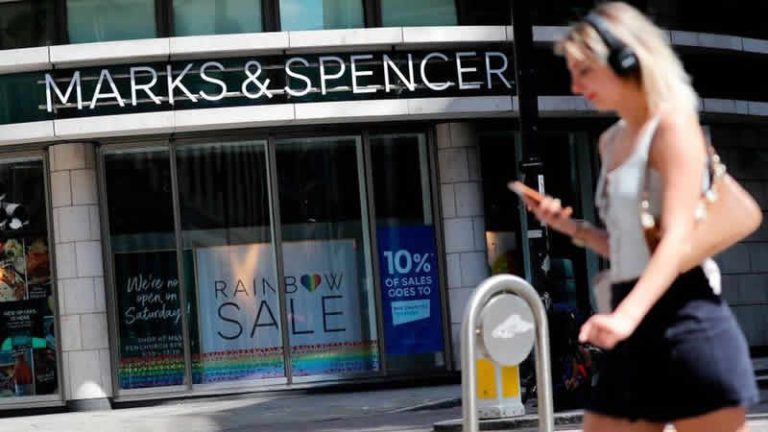 İngiltere’de online satış vergisinin cadde mağazalarına da zarar vereceği düşünülüyor