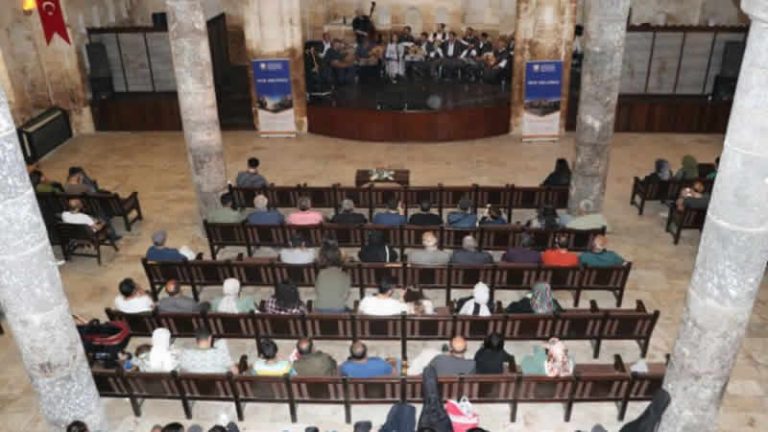 “İngiltere’den Şanlıurfa’ya Müzik Yolu Konseri” ayakta alkışlandı
