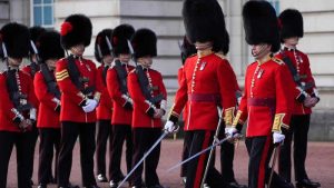 Ordu alarmda: Sahte rahip, Windsor Kalesi’ndeki ordu kışlasında geceledi