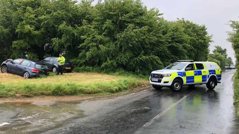 Cornwall’da düzenlenen yasadışı sokak eğlencesi nedeniyle yollar tıkandı