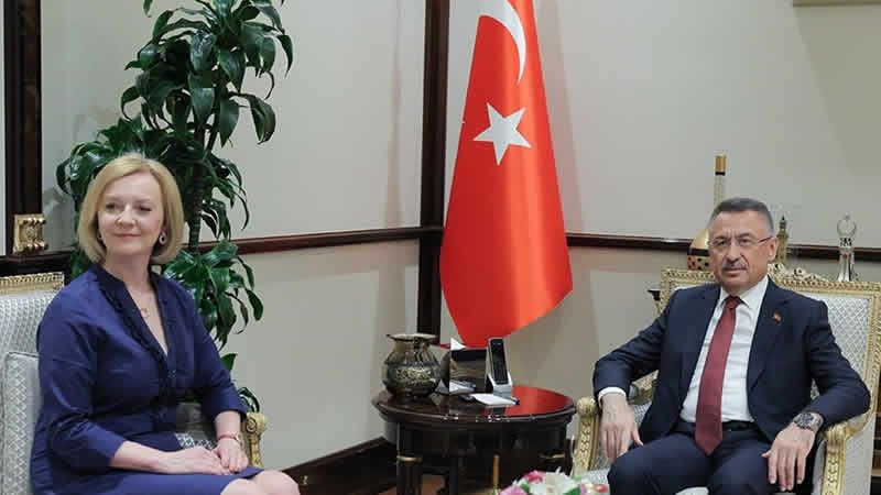 Cumhurbaşkanı Yardımcısı Oktay, İngiltere Dışişleri Bakanı Truss’ı kabul etti