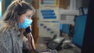 İngiltere’de düşük yetkili uzmanları doktor yerine çalıştıran sağlık kurumu tepki topladı