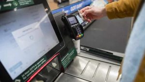 İngiltere’de perakende satışlar düştü