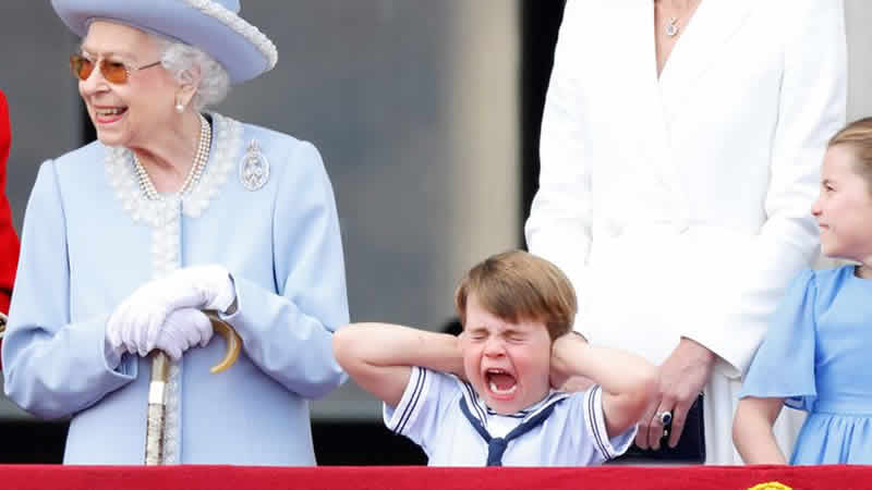 İngiltere’de tarihi kutlamalara damga vuran görüntü!