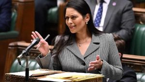 Patel: “İnsan ticareti yapan suç çetelerinin tehditlerine göz yummayacağız”