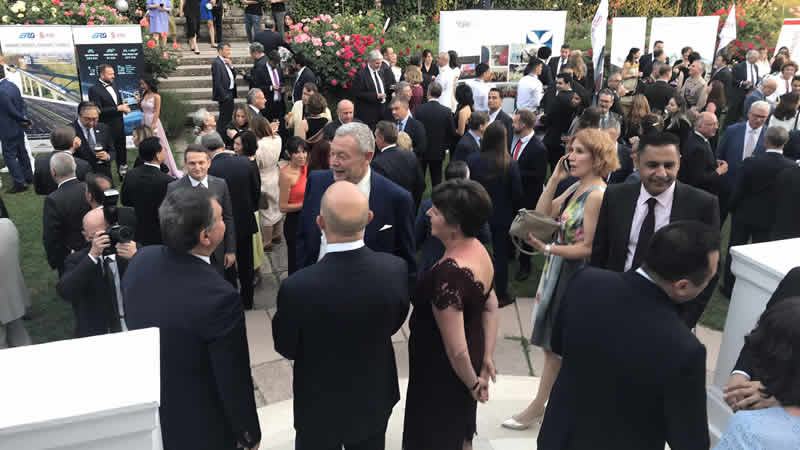 Kraliçe’nin tahttaki 70. yılı, İngiltere’nin Ankara Büyükelçiliğinde kutlandı