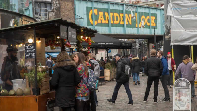 Londra’nın tarihi Camden Pazarı satışa çıkarıldı