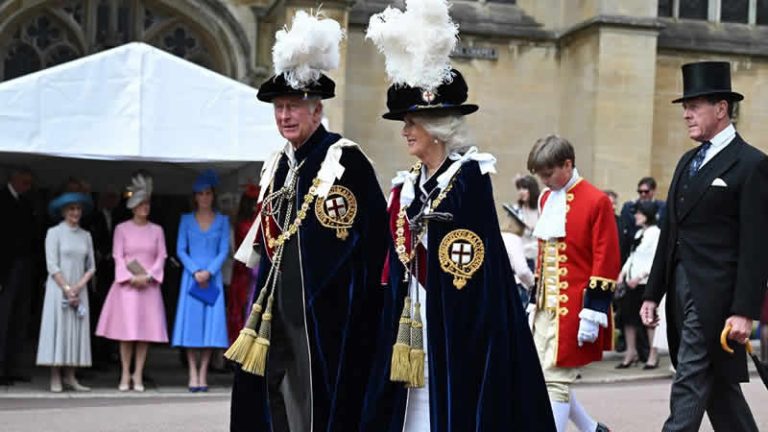 Prens Charles ve Camilla, Dizbağı Nişanı’na katıldı