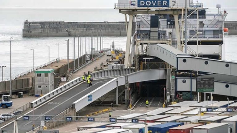 Fransa’dan, İngiltere’ye Dover Limanı sorunu için Schengen önerisi