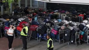Heathrow havalimanı günlük yolcu kısıtlaması getirdi