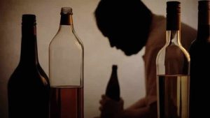 Hızlı içki yarışmasında, bir şişeyi 2 dakikada bitirdi; hayatını kaybetti!