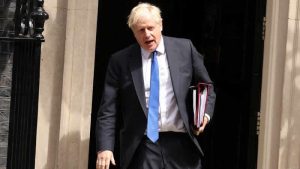 İngiltere siyasetinde deprem etkisi yaratan son 24 saatte neler yaşandı?