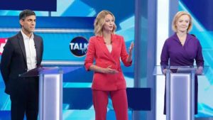 İngiltere’de başbakan adaylarının canlı yayındaki tartışması sırasında sunucu bayıldı