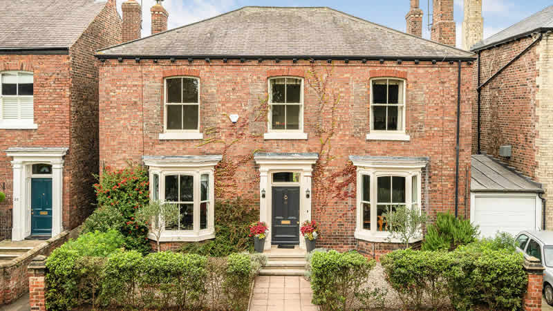 İngiltere’de ev almak için “aile boyu mortgage” geliyor