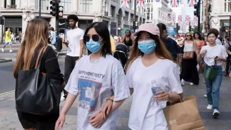 İngiltere’de her 18 kişiden biri Covid