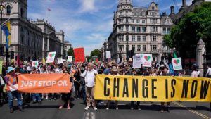 İngiltere’de hükümete karşı iklim değişikliği protestosu
