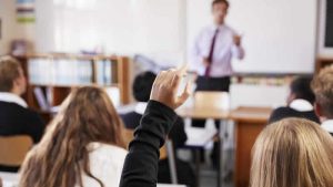 İngiltere’de öğretmenlere yapılan zam oranları, sendikaları mutlu etmedi