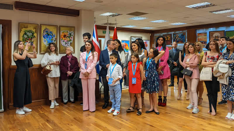 Londra’da Genç Azerbaycanlı sanatçıların karma sergisi açıldı