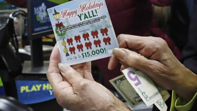 5 dolarlık biletle 250 bin dolarlık büyük ikramiyeyi kazandı