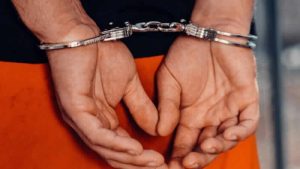 Balayında eşi uyuduktan sonra seks işçisiyle randevulaşan adam tutuklandı