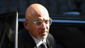 İngiltere Maliye Bakanı Zahawi: “Orta gelirliler de yardıma muhtaç kalabilir”