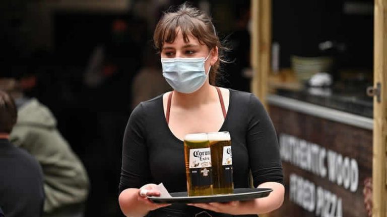 İngiltere’de hizmet sektörü Brexit’ten olumsuz etkiledi