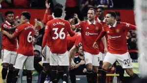 Manchester United, Liverpool’u 2 golle devirdi