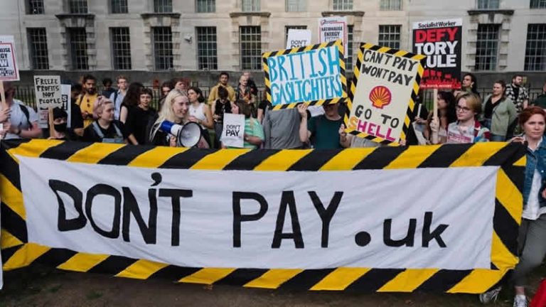 Artan enerji fiyatlarına karşı Londra’da eylem: “Faturanı ödeme”