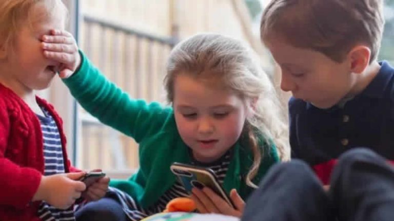 İngiltere, çevrimiçi güvenlik yasasını geri getiriyor