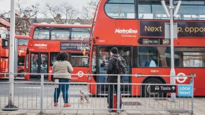 İngiltere’de otobüs bilet fiyatlarına sınırlama getirilecek