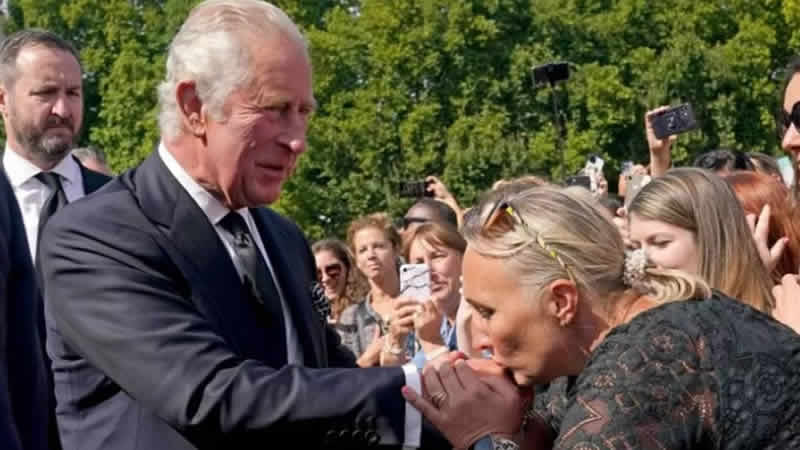 Kral 3. Charles’ın tahttaki ilk günü