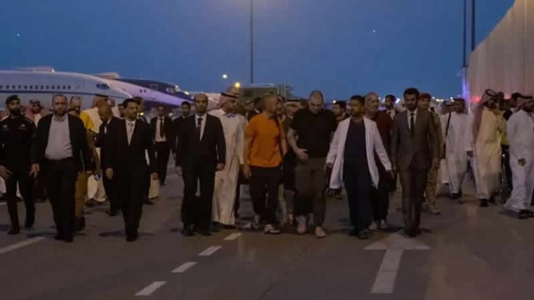 Rusya’nın Ukrayna’da esir aldığı 5 İngiliz serbest bırakıldı