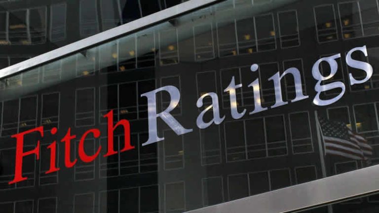 Fitch, İngiltere’nin kredi notu görünümünü “negatif”e çevirdi