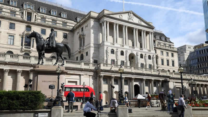 İngiltere Merkez Bankası yeni tedbirleri açıkladı