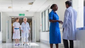 İngiltere’de hemşire istifaları rekor düzeye çıktı