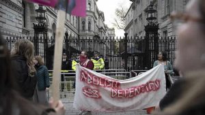 İngiltere’de sığınmacılar için “merhametli sistem” uygulanması çağrısı