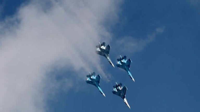 Rus savaş uçağı İngiliz jetine füze fırlattı